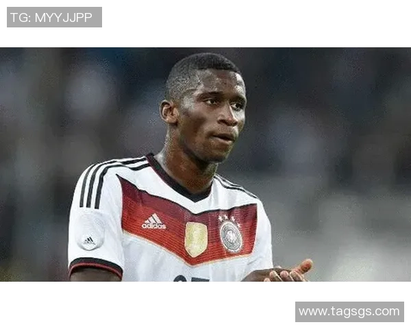 克罗斯的足球之路：从天才少年到世界级中场的成长历程与成就分析